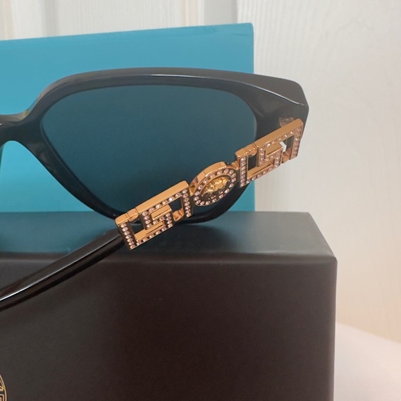 VERSACE ~ Butterfly sunglasses featuring black acetate frame dark grey lenses - Picture 4 of 11